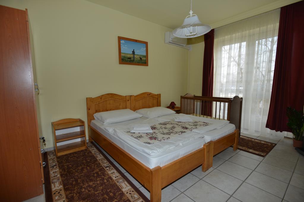 Hotel Korona Hajduszoboszlo Exterior photo