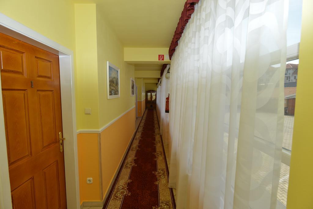 Hotel Korona Hajduszoboszlo Exterior photo